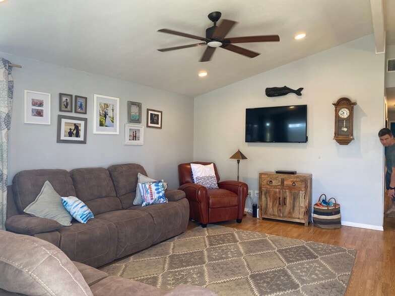 Building Photo - 9302 Fermi Ave