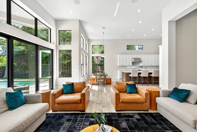 Building Photo - 2600 NW 69th St