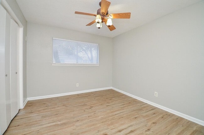 Building Photo - 155 April Waters Dr W