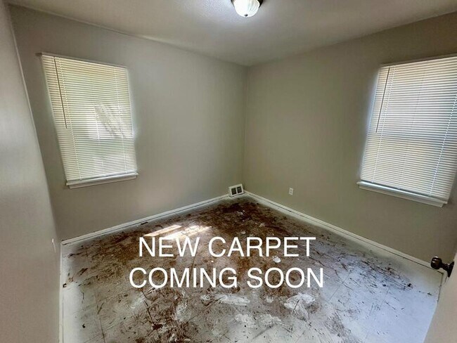 Building Photo - 26500 Drakefield Ave