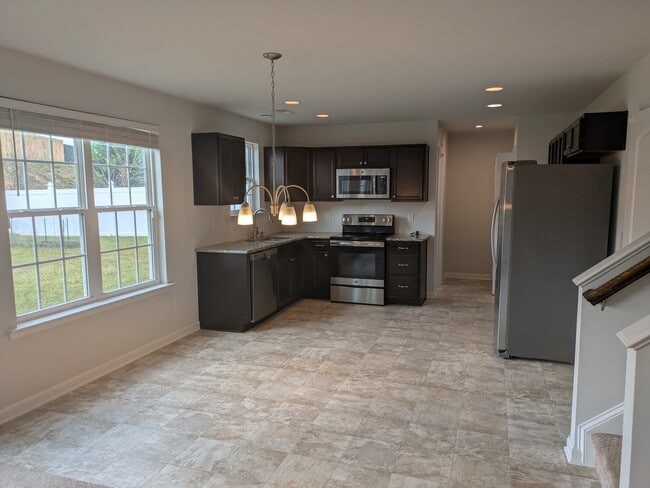 Building Photo - 2040 Perrin Ct
