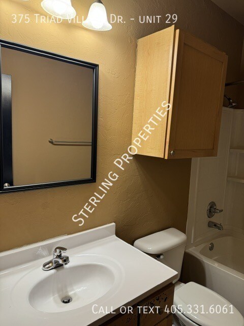 Building Photo - 375 Triad Village Dr