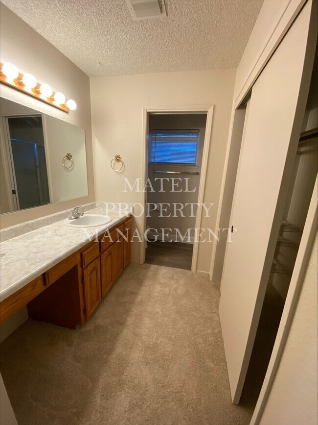 Building Photo - No Deposit