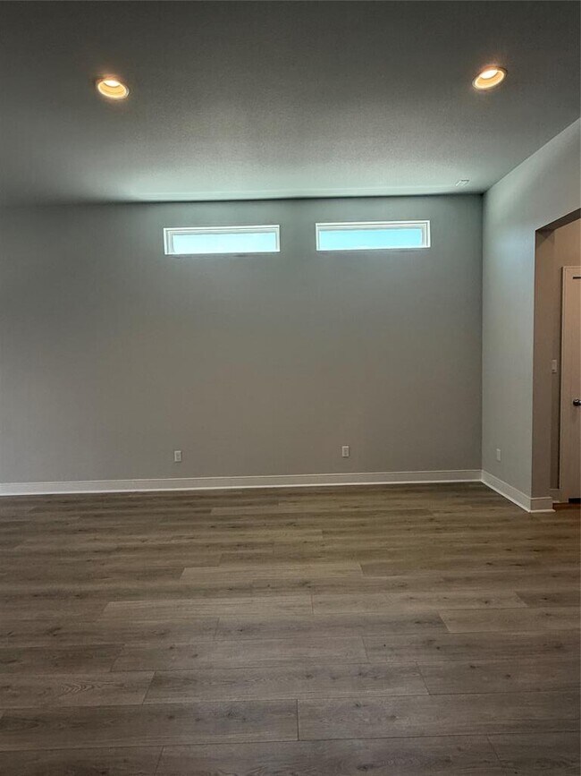 Building Photo - 2200 Grenache Dr