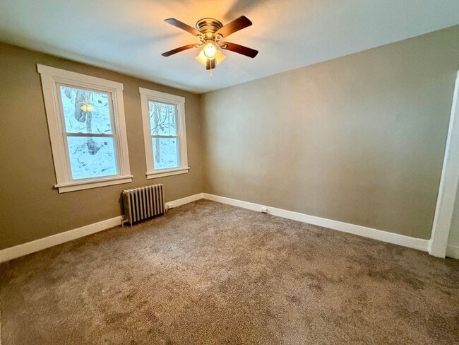 Building Photo - 268 Fleet St