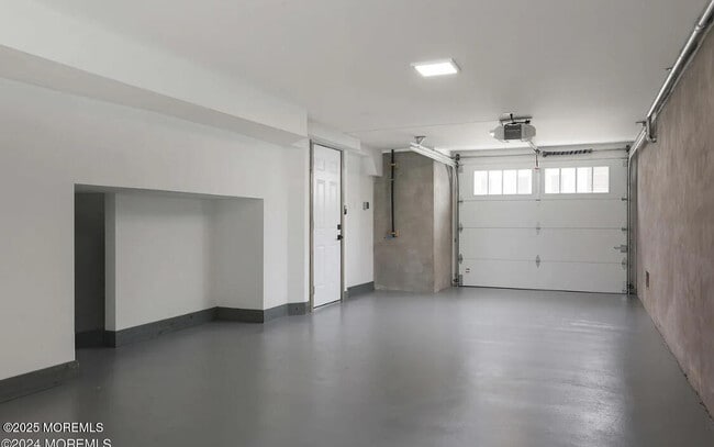 Building Photo - 215 Bay Terrace
