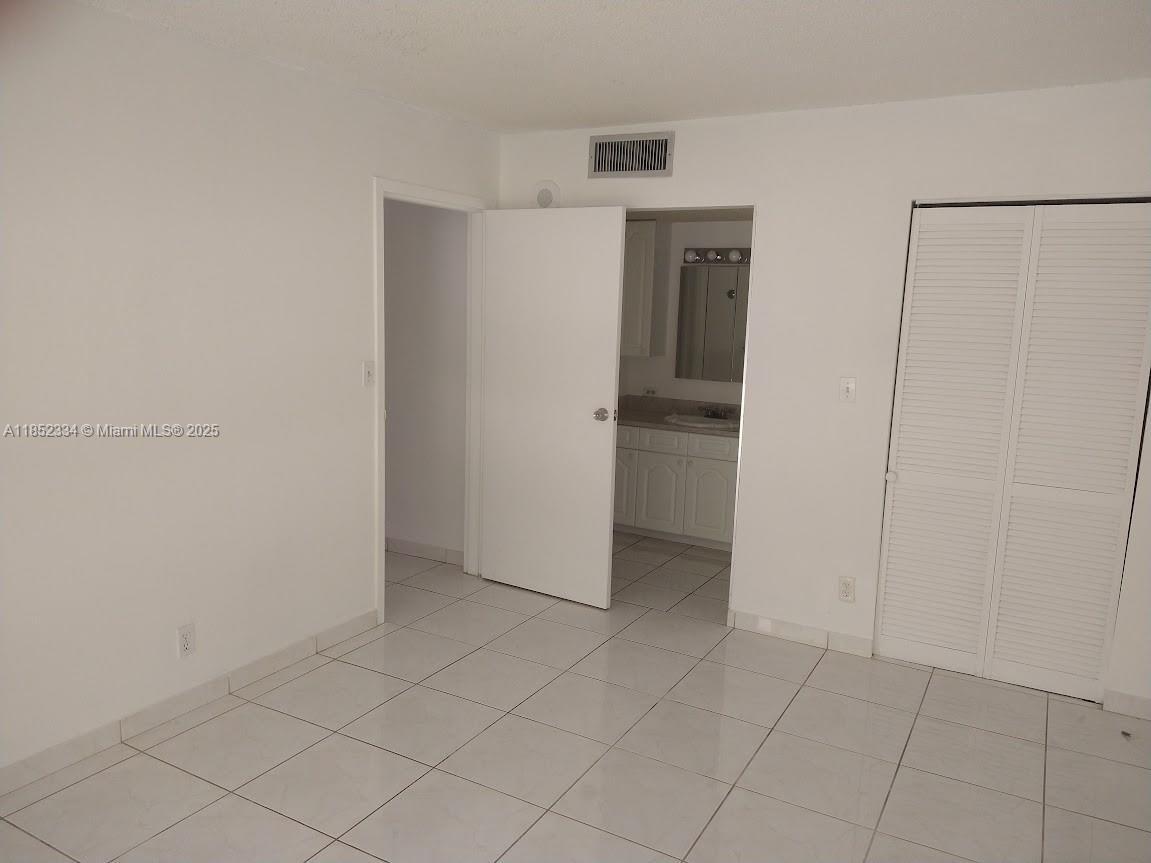 Building Photo - 17021 N Bay Rd
