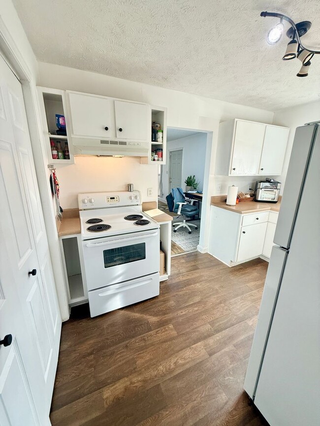 Building Photo - Inglewood Charmer! 3 Bedroom 2 Bath House with back deck & partially fenced yard