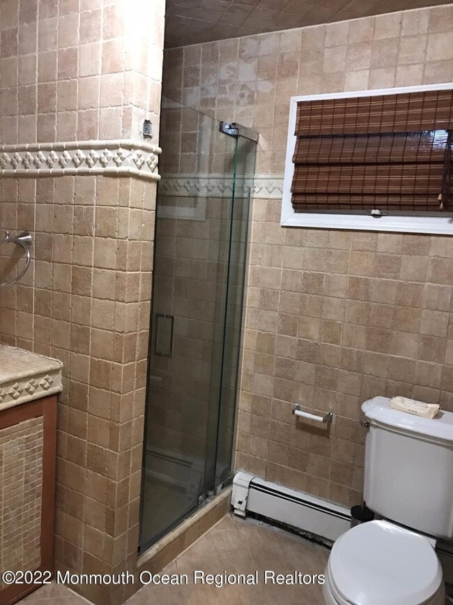 Building Photo - 634 Westwood Ave