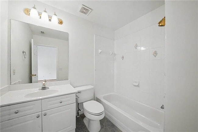 Building Photo - 2260 Bent Creek Manor