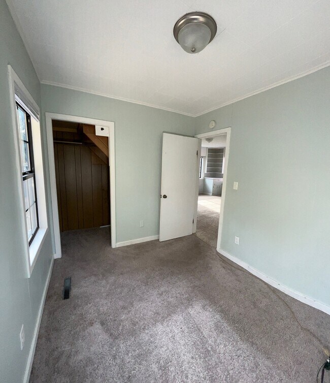 Building Photo - 1411 Portland Ave