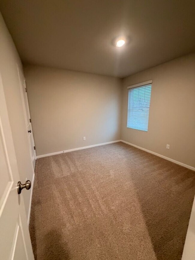 Building Photo - Brand New 2025 Home in Bakerview