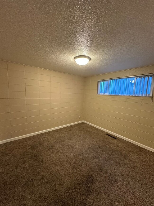 Building Photo - KM1517