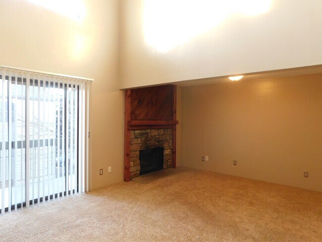 Building Photo - 4866 S Dudley St