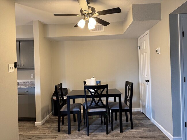 Building Photo - 6701 Eastridge Rd