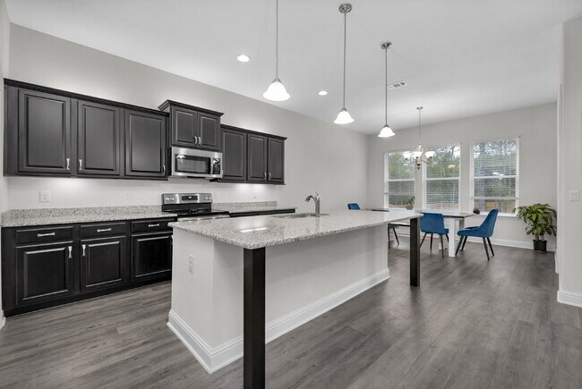 Building Photo - 8001 Silver Maple Dr
