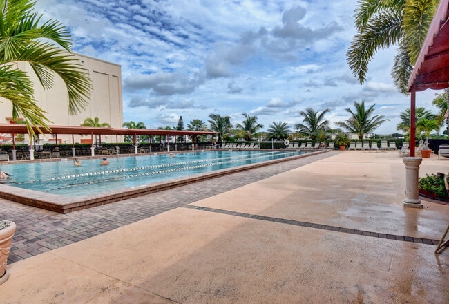 Building Photo - 4049 Wolverton C