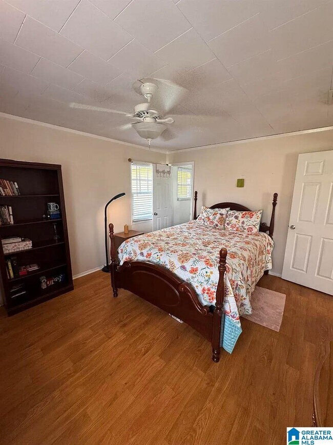 Building Photo - 830 Burwell St