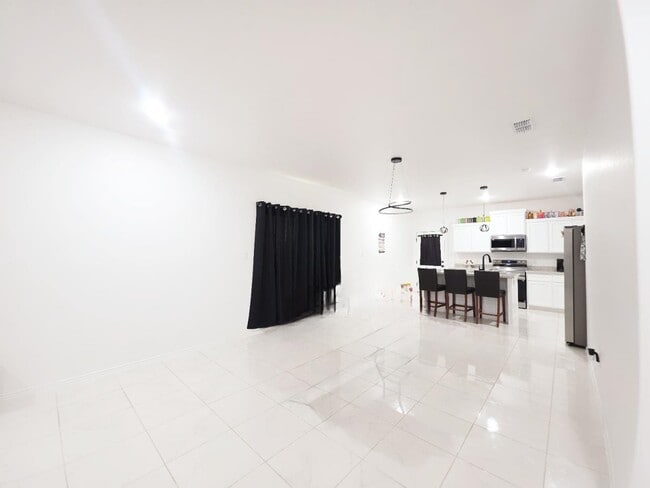 Building Photo - 5310 Aceituno Dr