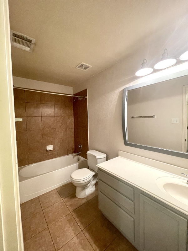 Building Photo - 4235 Fairmeadow Dr