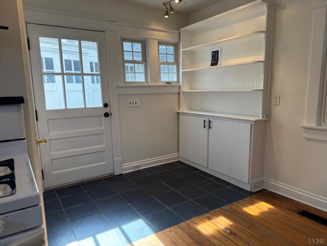 Building Photo - 1506 Hamilton Dr