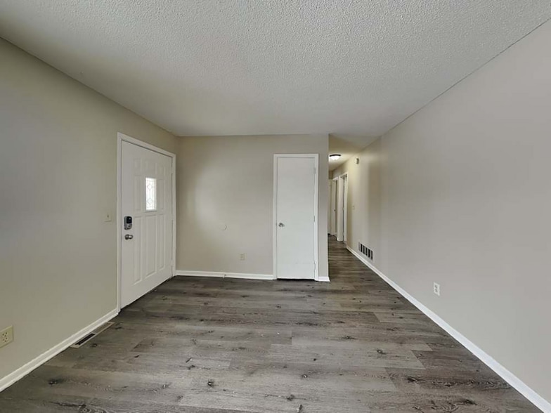 Building Photo - 5701 80th Ave N