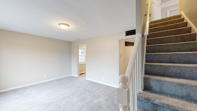 Building Photo - Old Brooklyn - 3 Bedroom Single Family Home