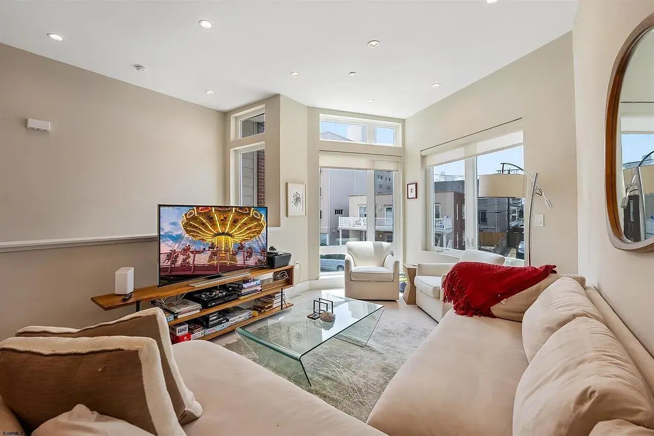 Building Photo - 117 S Little Rock Ave