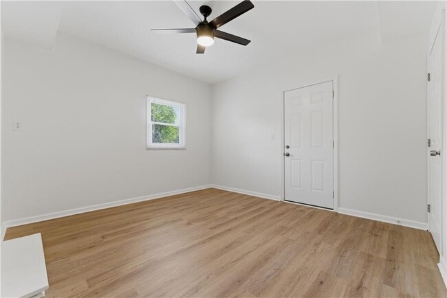 Building Photo - 5081 Hubert Dr