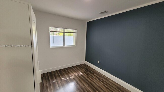 Building Photo - 228 NW 35th St