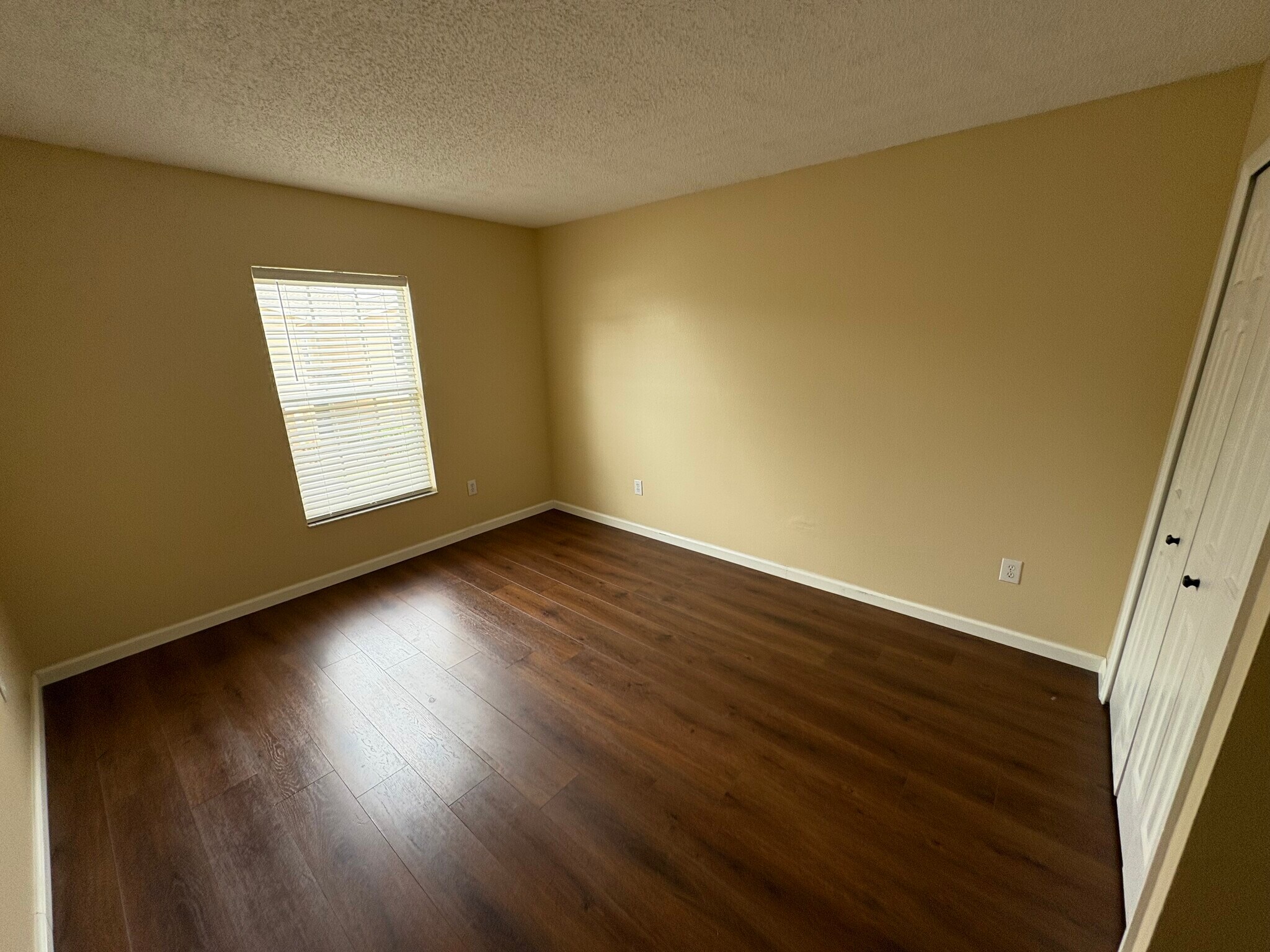 Building Photo - 8016 Savannah Sunset Ln
