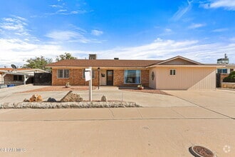 Building Photo - 4640 Ambassador Dr