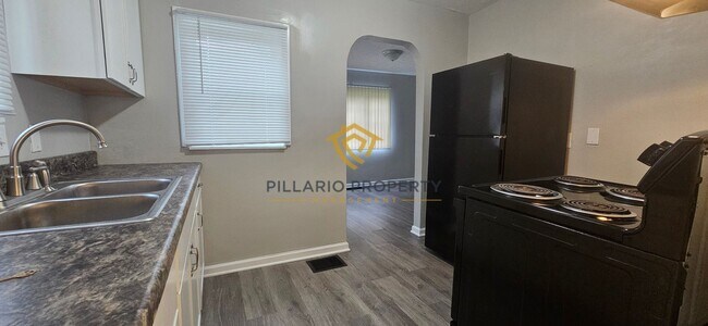 Building Photo - 3527 N Chester Ave