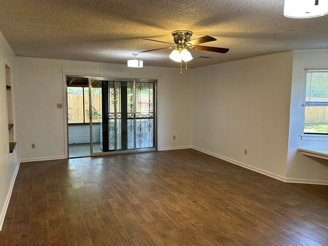 Building Photo - 5138 Whitehall Ave
