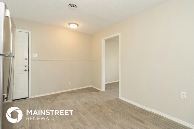 Building Photo - 408 E Inwood Dr