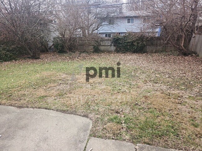 Building Photo - 4138 N Irvington Ave