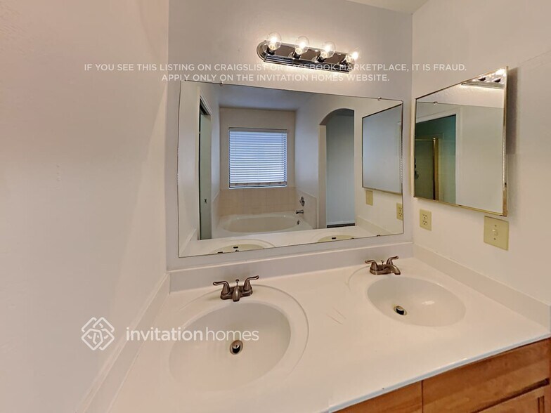 Building Photo - 5524 W Harrison Ct