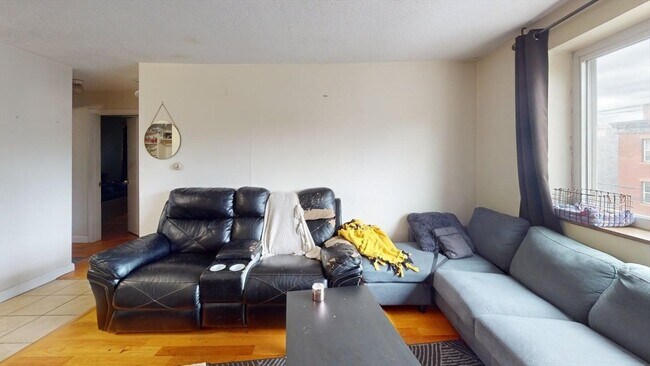 Building Photo - 357 Faneuil St