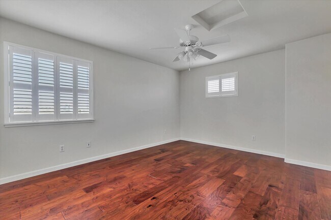Building Photo - 5175 Trinity Park Dr