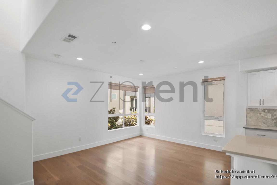 Building Photo - 1462 Longitude Dr