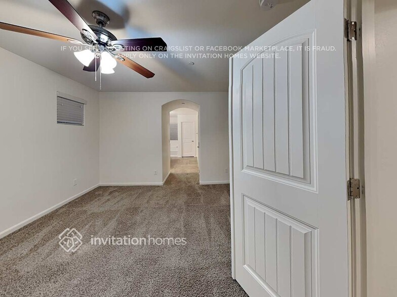 Building Photo - 1389 S Moccasin Trail