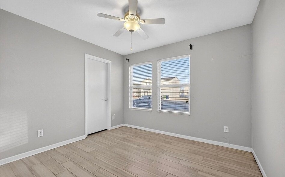 Building Photo - 306 Kenneth Blvd NW