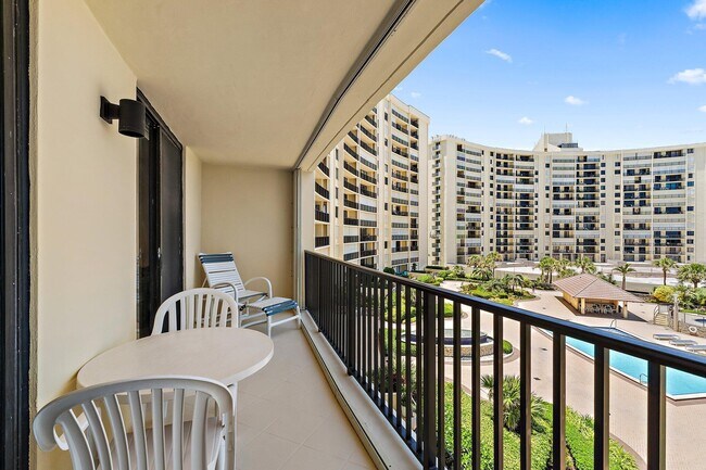 Building Photo - 300 Ocean Trail Way