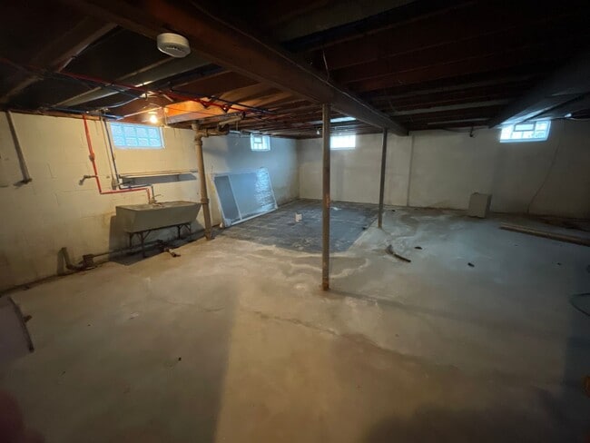 Building Photo - 839-841 E Wilbeth Rd