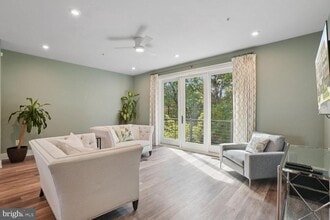 Building Photo - 1641 Bandit Loop