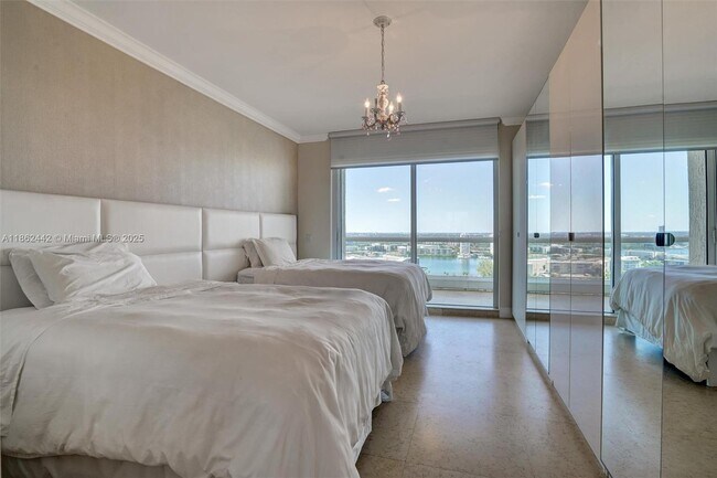 Building Photo - 6000 Island Blvd