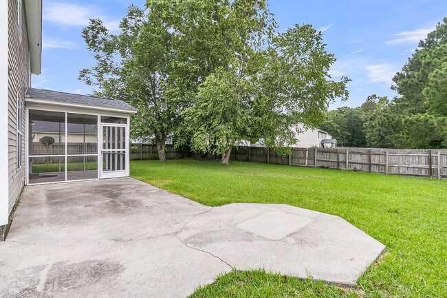 Building Photo - Recently Updated 4 bedroom 2.5 bathroom two story home available in Ladson!