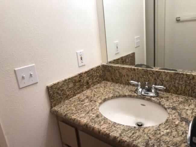 Building Photo - 5085 Valley Crest Dr