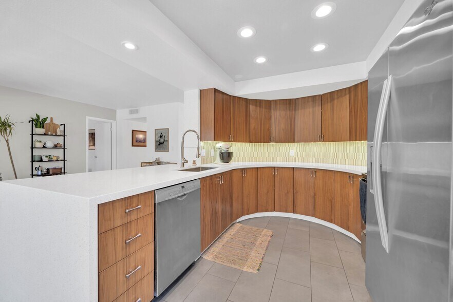 Building Photo - 3707 E Montecito Ave