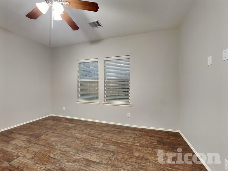 Building Photo - 130 Sacajewa Dr